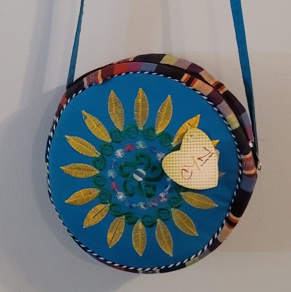 Cynthia embroidered Circular boho bag purse floral shoulder strap blue yellow - Picture 3 of 9
